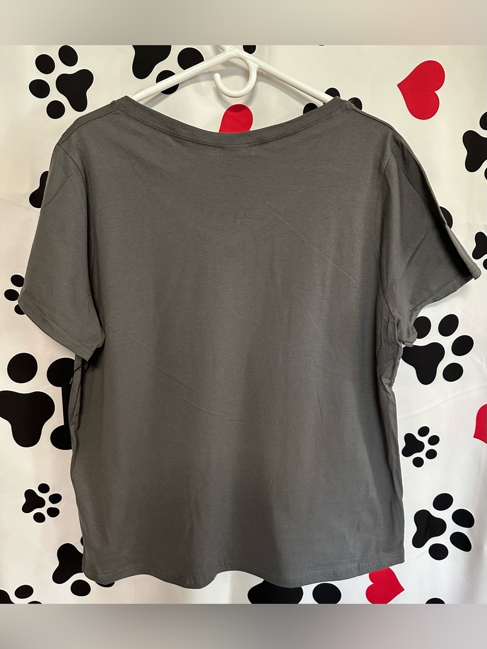 Dog Graphic V-Neck Tee - NWT/NIP - Picture 3 of 6